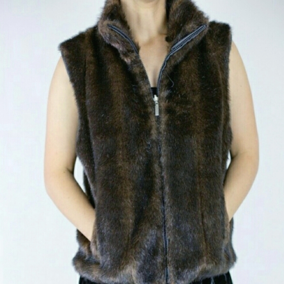Giacca Sport | Faux Fur Reversible Sport Vest - Picture 1 of 10
